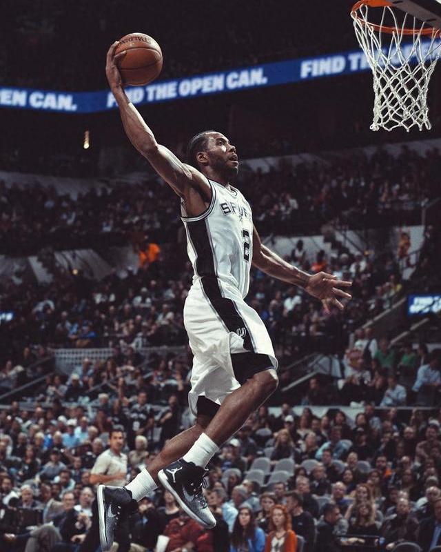 媒体人：咪咕声明昨晚拟的 此刻咪咕和CBA正进行揭幕战前最后谈判（媒体人称咪咕声明昨晚拟定 目前咪咕与CBA就揭幕战进行最后谈判）