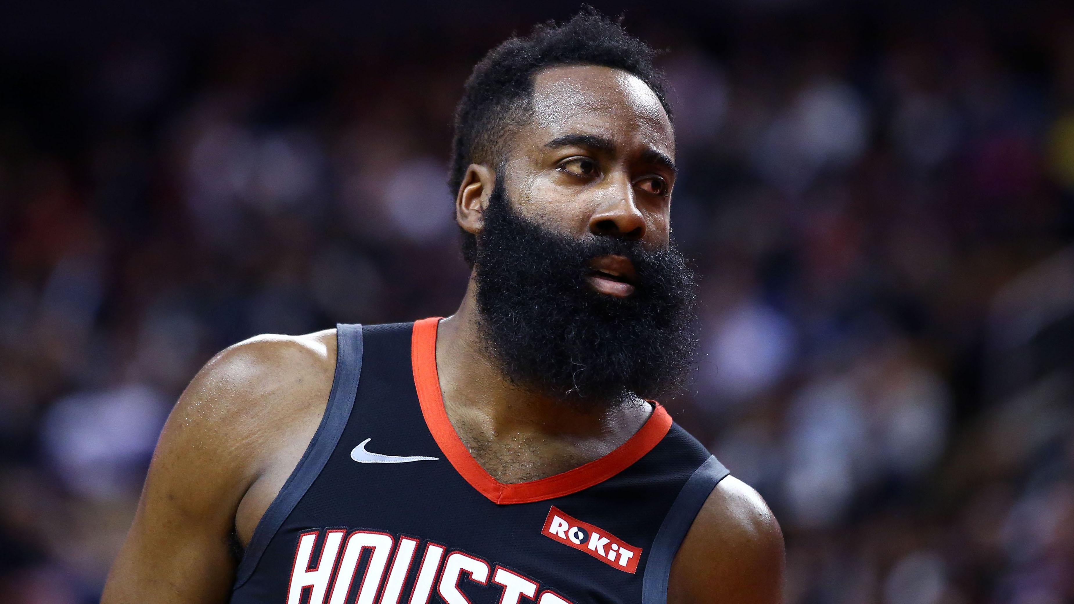 图片报：拜仁倾向于与诺伊尔续约一年，具体谈判或在冬窗敲定（图片报：拜仁意向与诺伊尔再续一年，冬窗或敲定谈判细节）