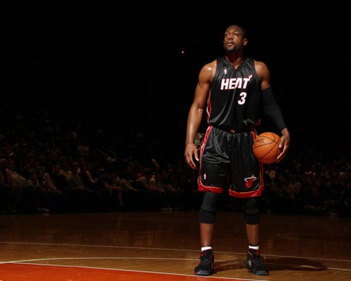 三球&克尼佩尔&米勒同时砍25分+5助，创NBA历史纪录（三球、克尼佩尔、米勒同砍25分+5助攻，改写NBA历史纪录）