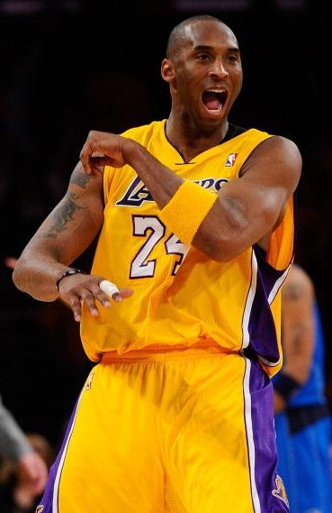 意甲半场：莱亚利开场3分钟染红，十人热那亚0-0亚特兰大（意甲半场：莱亚利开场3分钟被罚下，十人热那亚暂0-0亚特兰大）