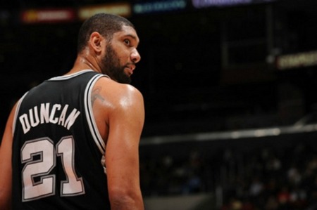 跟队：邓弗里斯脚踝疼痛未消除，可能告别2025年剩余比赛（随队消息：邓弗里斯脚踝疼痛未愈，恐缺席2025年剩余赛程）