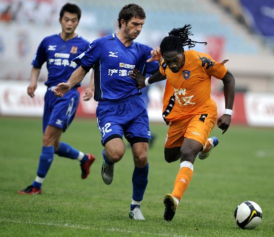 马卡：黄潜有意帕尔特伊，后者目前正面临英国检方指控（马卡报：比利亚雷亚尔有意帕尔特伊，后者正面临英检方起诉）