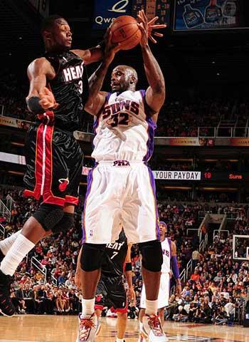 巴甲半场：塔利亚里传射建功，尤文图德2-1克鲁塞罗（半场战报：塔利亚里一传一射，尤文图德暂2-1领先克鲁塞罗）