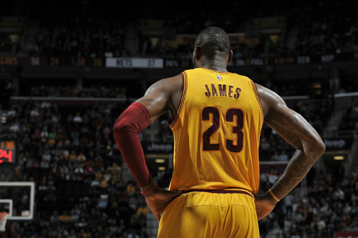 挡不住的阿门！火箭汤普森轰26分7板5助：19中12打爆湖人内线（火箭阿门·汤普森爆发，19投12中砍下26分7板5助，强势碾压湖人内线）