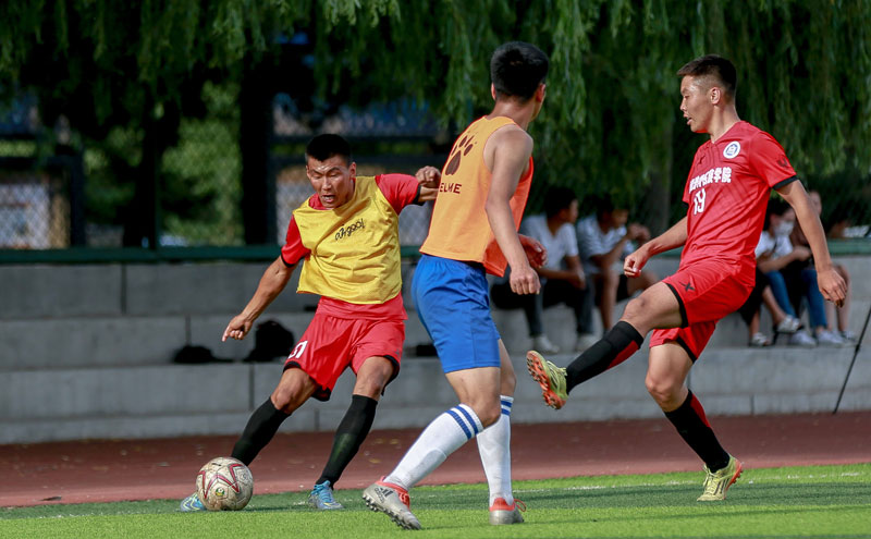 穆勒赛后晒谢场视频：感谢温哥华白浪球迷的鼎力支持（穆勒赛后发布谢场视频：致谢温哥华白浪球迷的力挺）