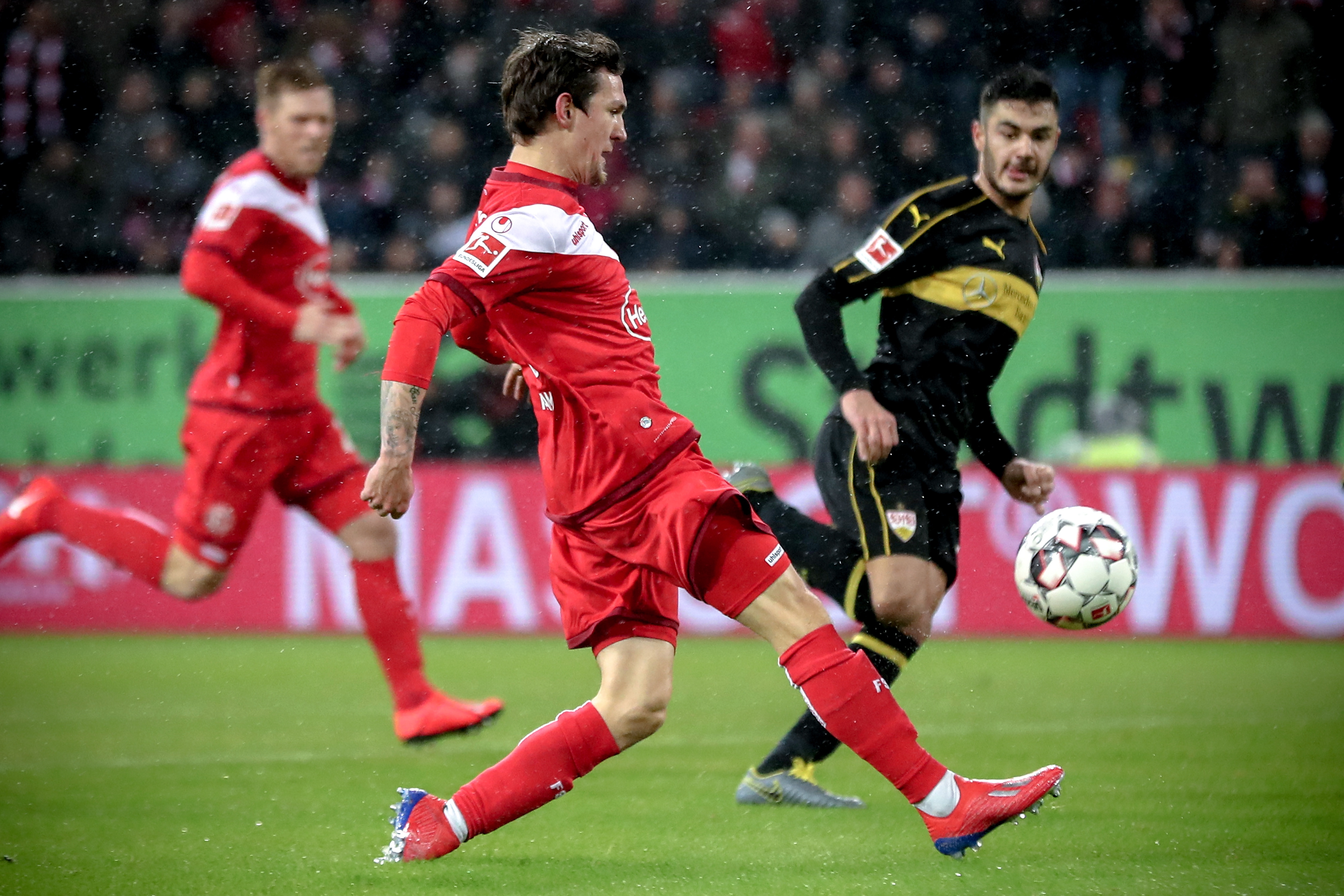 欧冠近11战打进12球，劳塔罗当选国米2-1凯拉特队内最佳球员（欧冠近11战斩获12球，劳塔罗当选国米2-1击败凯拉特队内最佳）