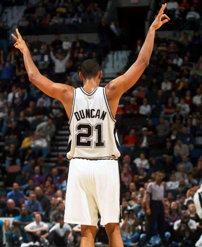 外媒：马赛和国米争18岁中卫布拉尼米尔，哈伊杜克要价600万欧（外媒称马赛与国米竞逐18岁中卫布拉尼米尔，哈伊杜克标价600万欧元）