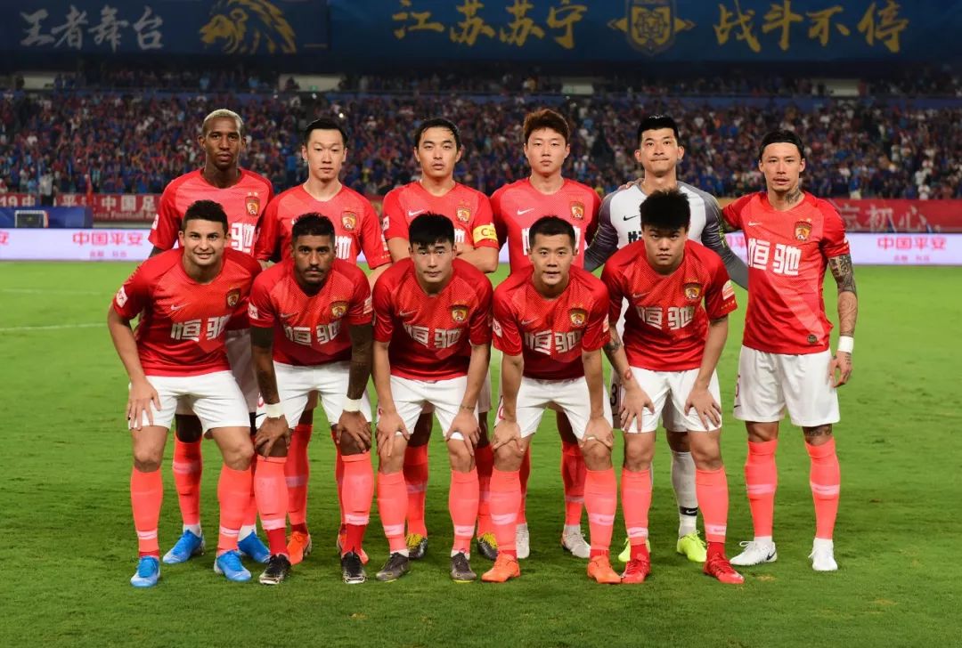 贡献两双表现！埃迪关键时刻盖帽＆进攻篮板帮助灰熊拿下比赛（埃迪砍下两双，关键大帽+前场篮板助灰熊取胜）