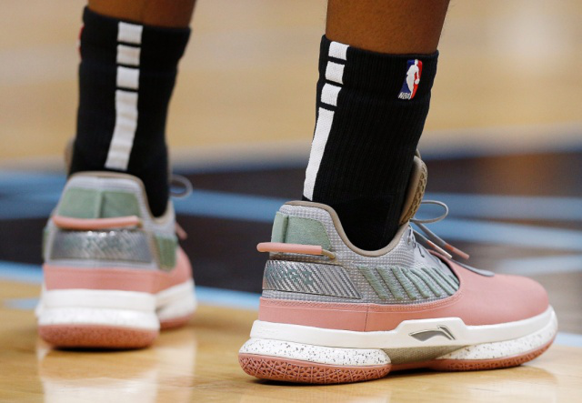 自加盟巴萨以来拉菲尼亚西甲助攻28次，同期仅次于格列兹曼（拉菲尼亚加盟巴萨后在西甲送出28次助攻，同期仅次于格列兹曼）