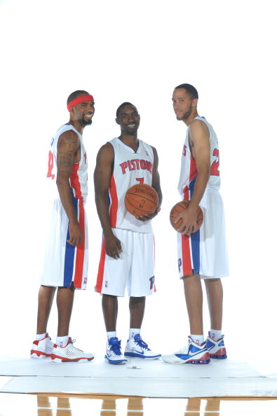 约基奇单节7中7怒砍19分，掘金单节轰下40分（约基奇单节7投全中砍下19分，掘金一节轰出40分）